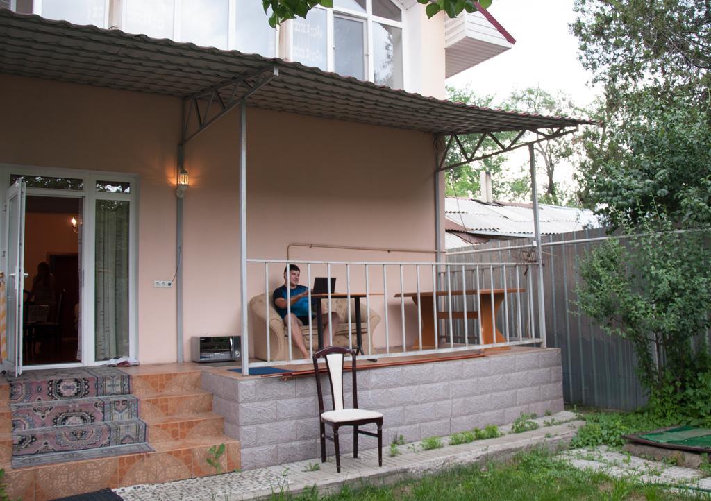 Almaty Backpackers 호스텔 외부 사진