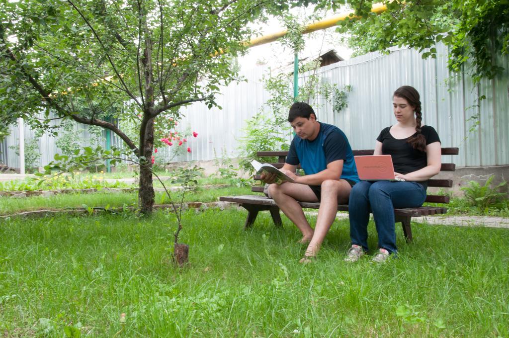 Almaty Backpackers 호스텔 외부 사진