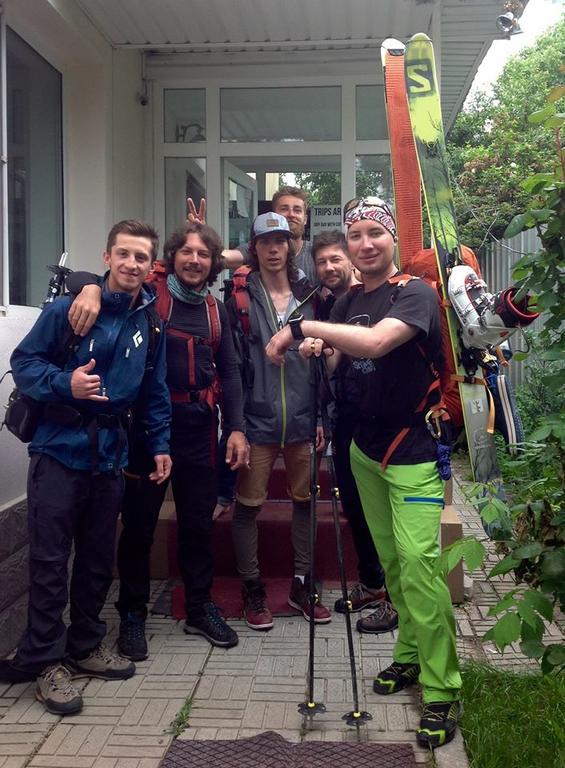 Almaty Backpackers 호스텔 외부 사진