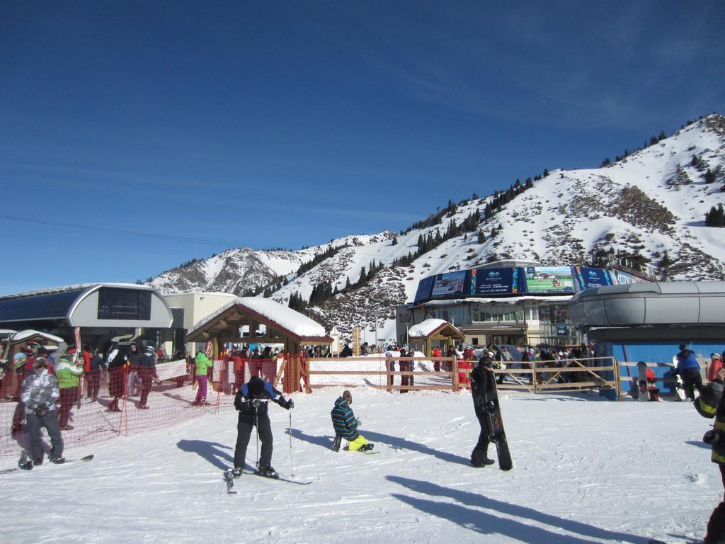 Almaty Backpackers 호스텔 외부 사진