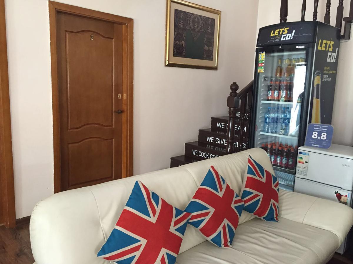 Almaty Backpackers 호스텔 외부 사진